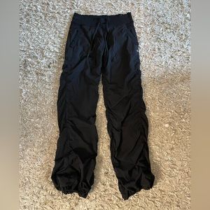 LULULEMON black umbrella joggers!
